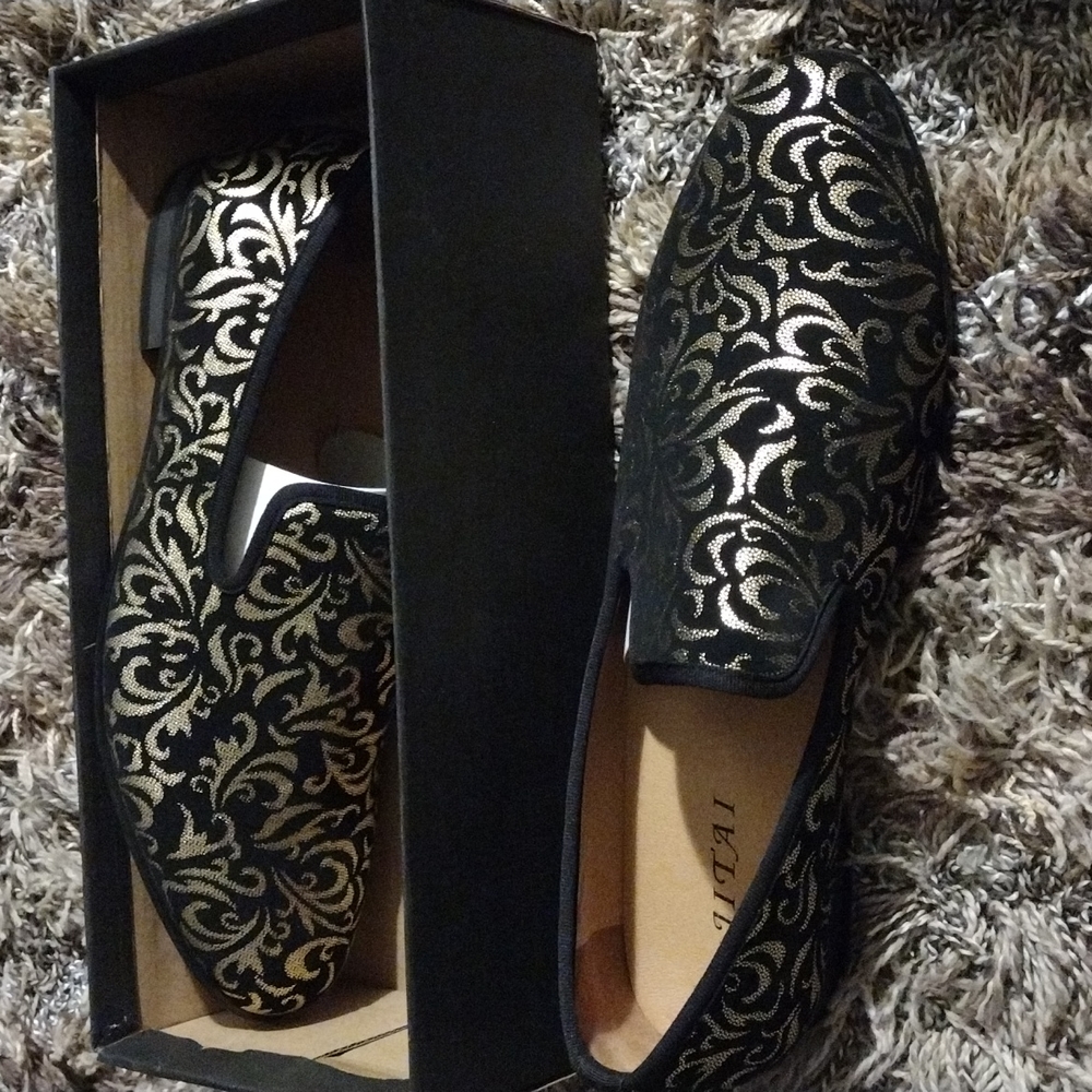 Jitia men's black and gold  slip on dress shoes. Size 12' - Picture 2 of 8